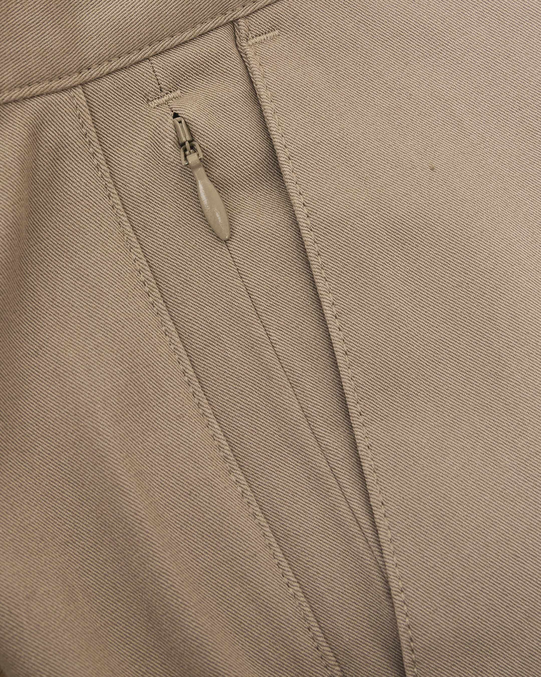 7" Khaki Classic Twill Shorts - Image 8